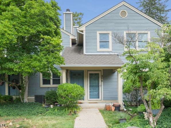 40 Loantaka Way APT F