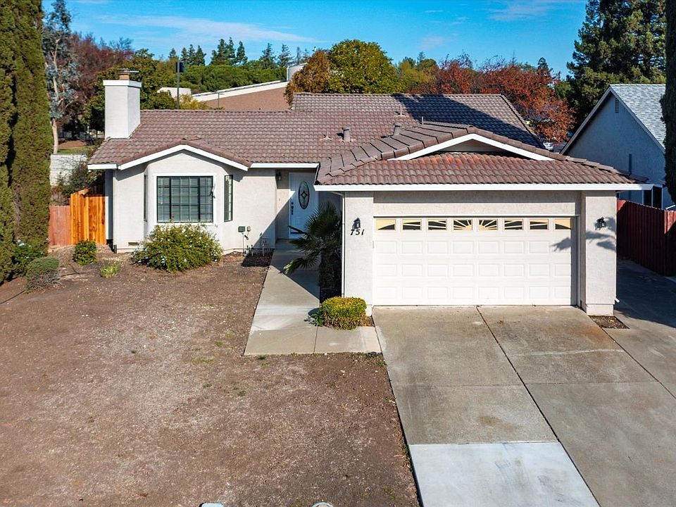 1st image of 751 Capricorn Cir