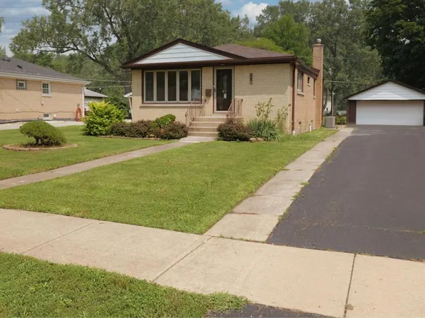 8415 Laramie Ave, Burbank, IL 60459