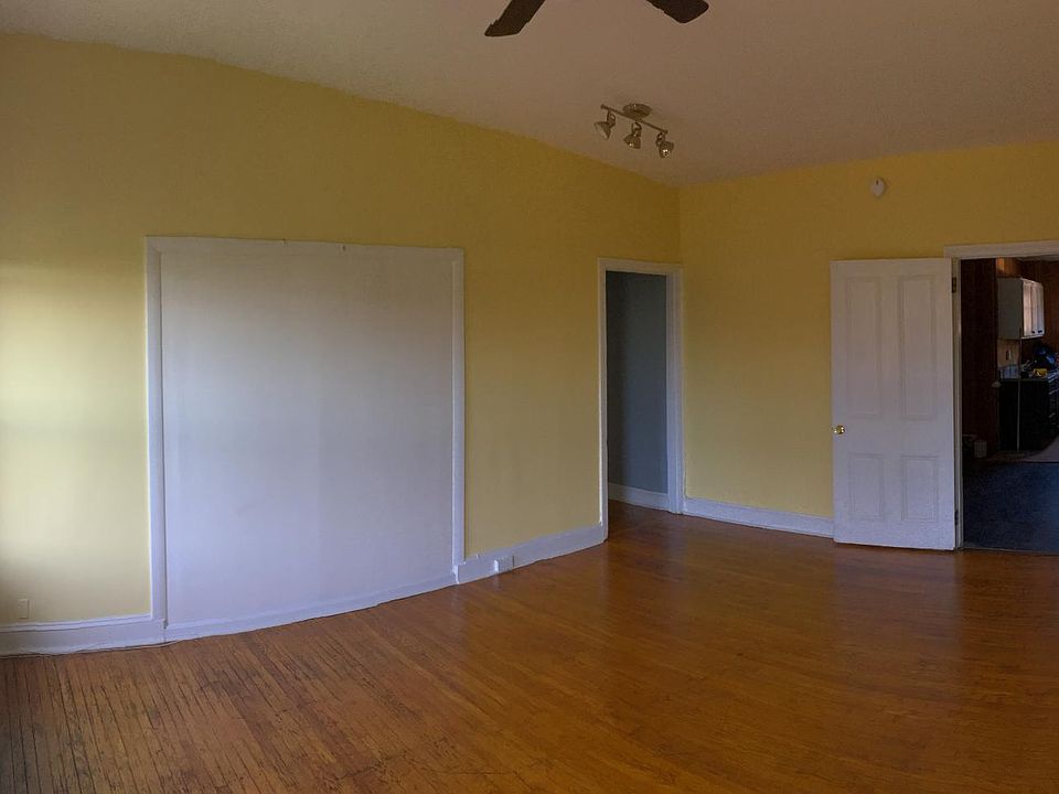Main room pan shot. Faces south has Sun all day on sunny days.