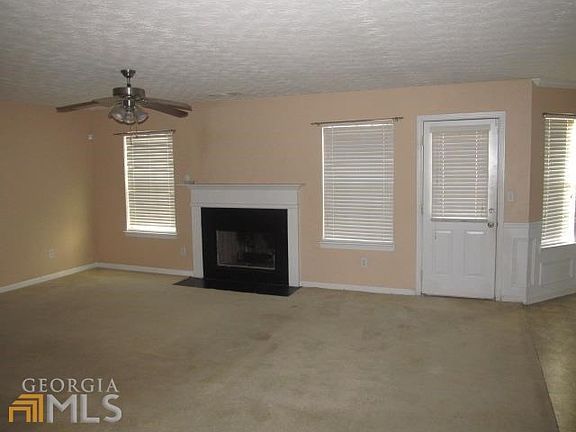 4th image of 3877 Caro St