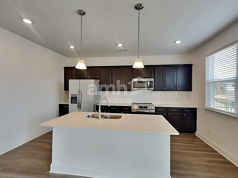 229 Marin Dr — Photo 4
