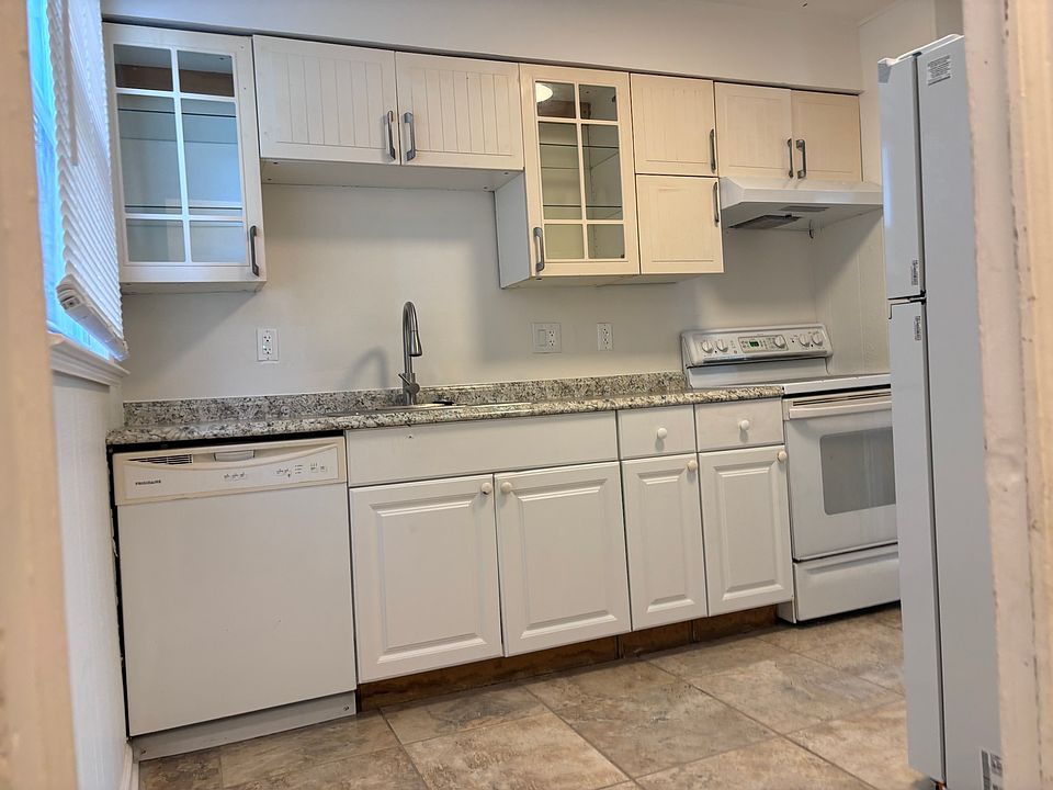 1st image of 1513 E Evelyn Ave