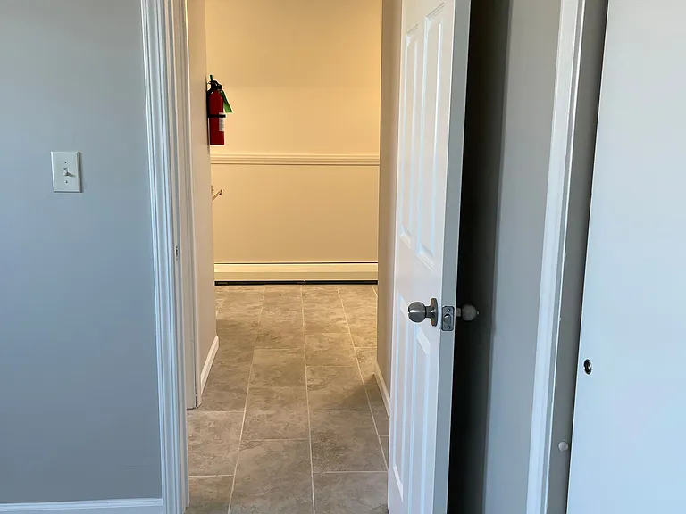 2901 Elisha Ave #G — Photo 4