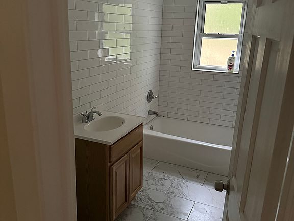 5th image of 32 Starr Ave #6