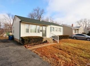 11213 Saint Matthias Ln, Saint Ann, MO 63074