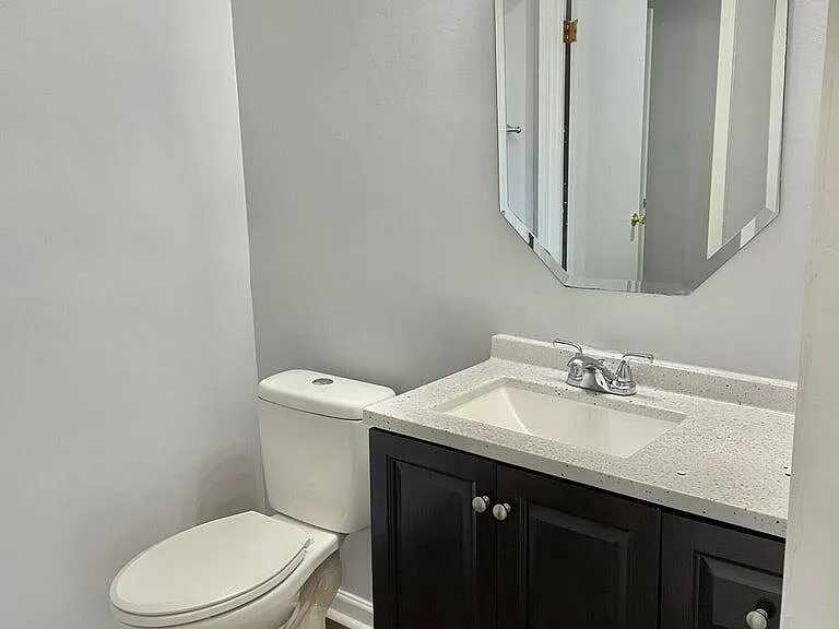 1185 Romaine Cir W — Photo 11