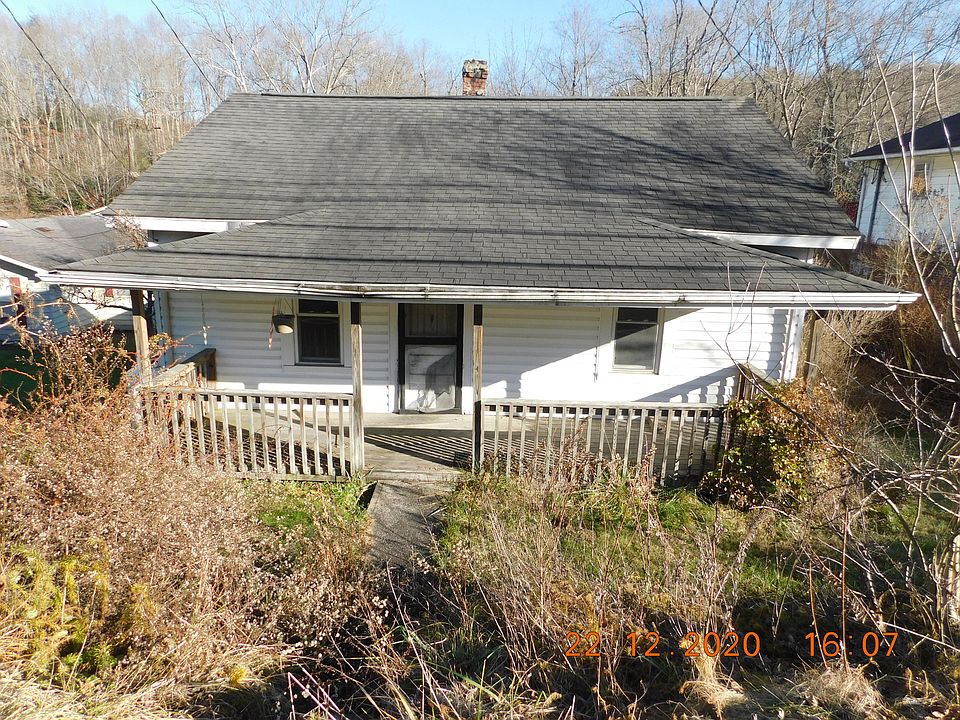 2nd image of 814 Park Ave NE