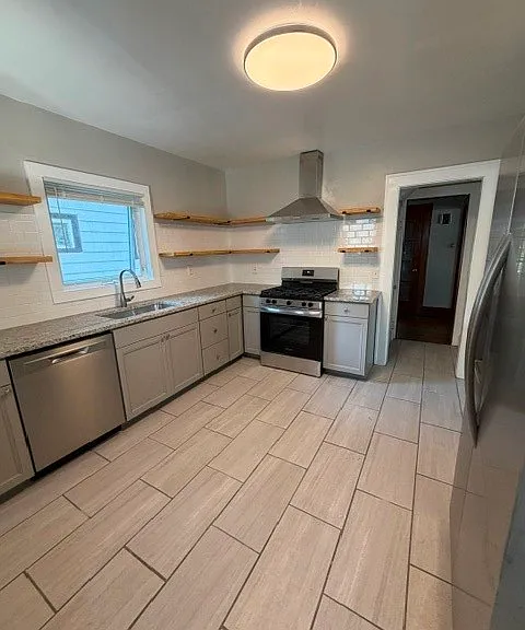 144 Devon Rd — Photo 2
