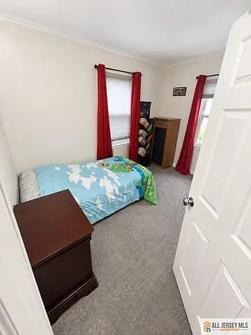2 bed, 1.0 bath, 1584 sqft, $2,100 — Photo 4