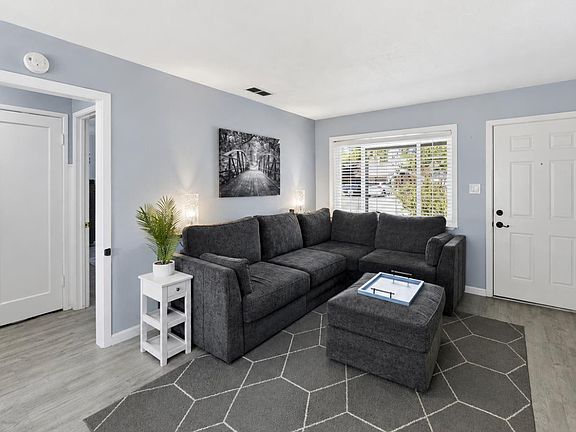 3rd image of 5420 Priscilla Ln