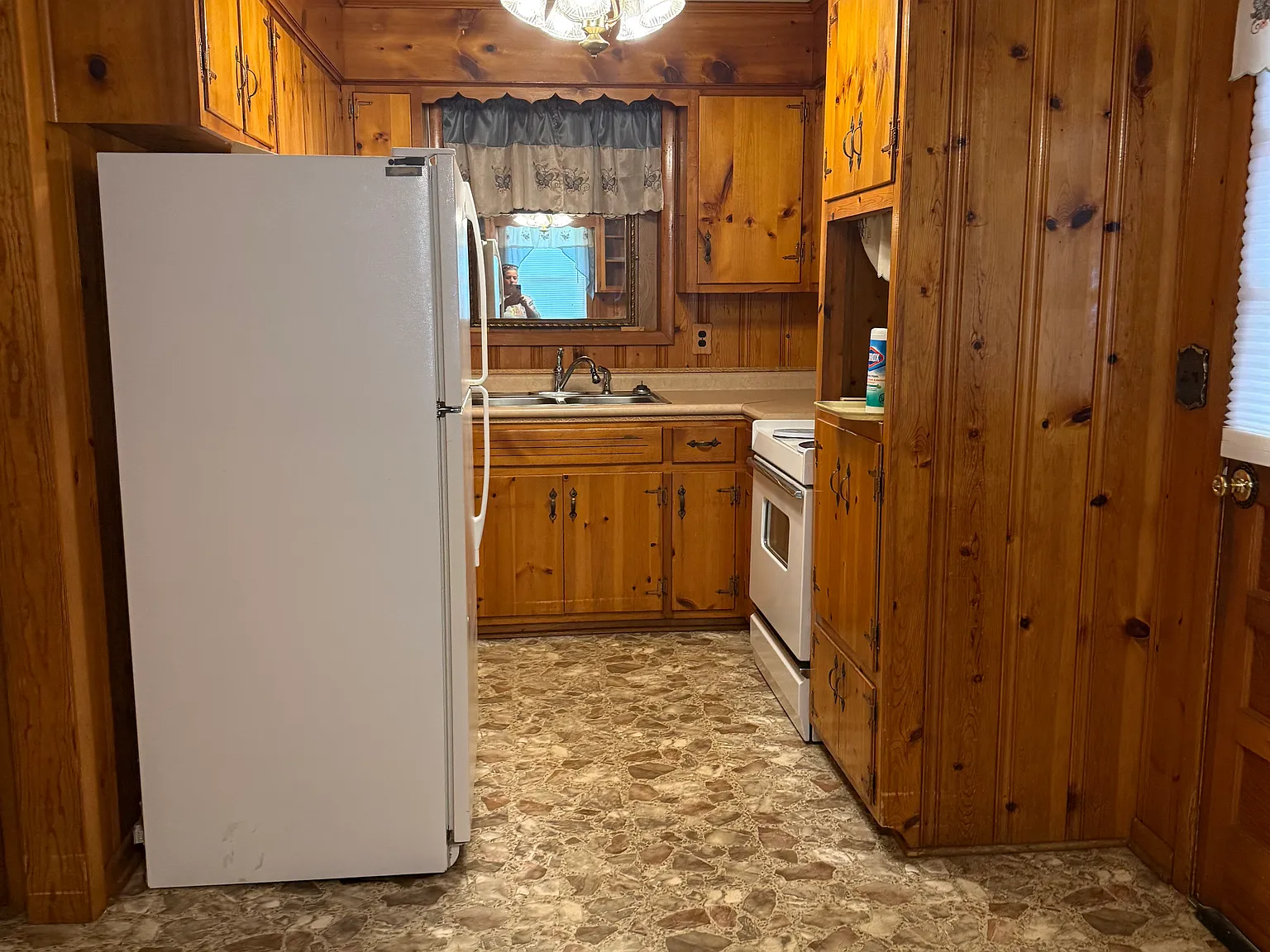 5 bed, 3.5 bath, 1935 sqft, $3,000 — Photo 4