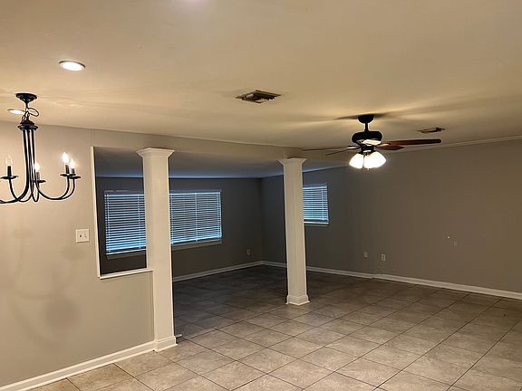 3rd image of 2316 Somerset Dr