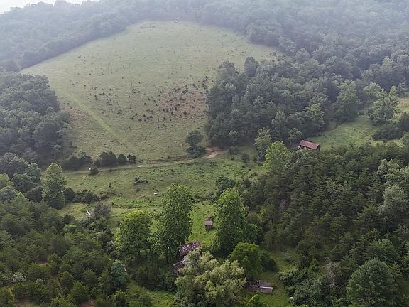 2nd image of 1096 Strauter Rd