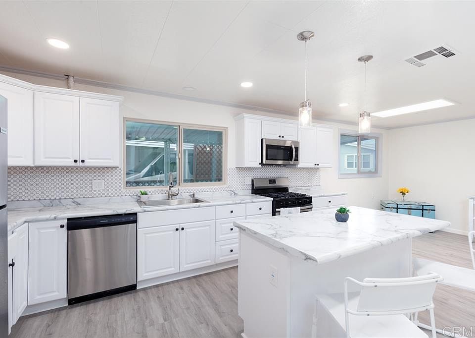 1st image of 289 Picnic View Ln