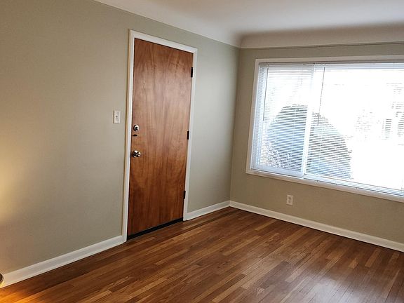 3rd image of 1222 E Lincoln Ave APT 1