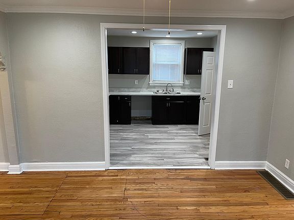 5th image of 18714 Greenlawn St #1