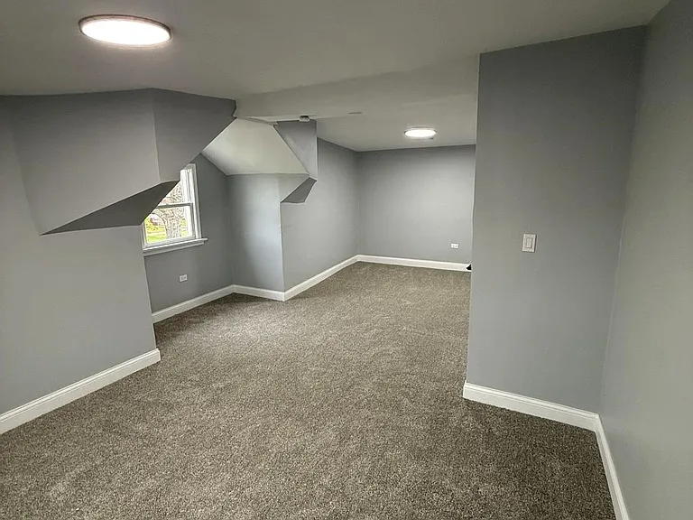 7533 S Michigan Ave — Photo 15