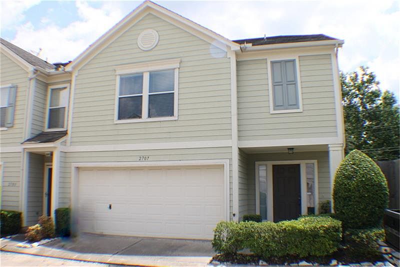 1st image of 2707 Woodridge Manor Dr
