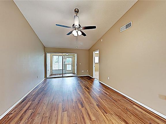 3rd image of 2460 Northside Dr APT 202