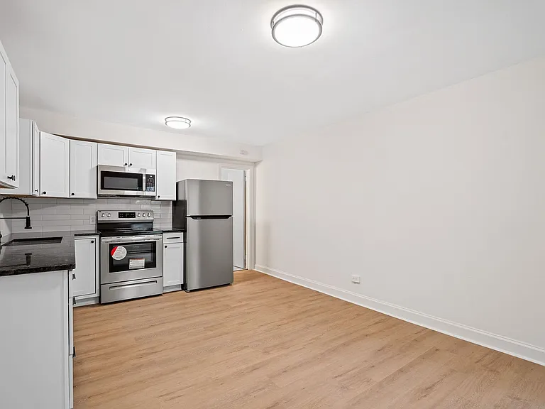 1121 West End Blvd — Photo 14