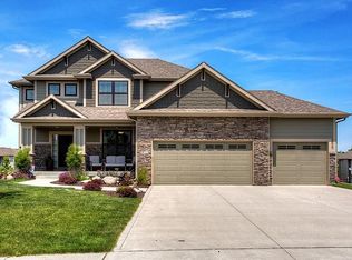 16737 Verona Hills Dr, Clive, IA 50325