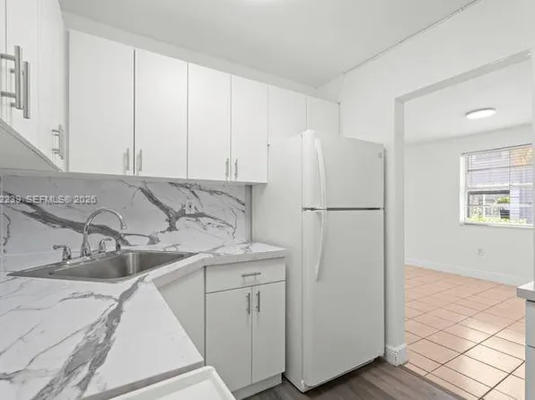 17255 SW 95th Ave, Miami, FL