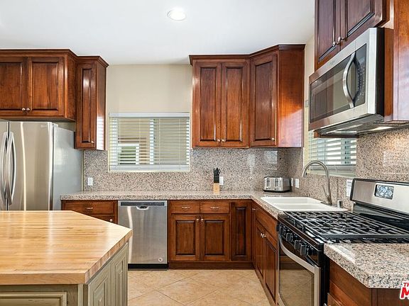 3rd image of 5053 W 109th St Unit 5