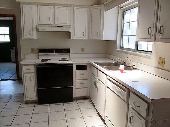 3rd image of 4816 Winton Cir