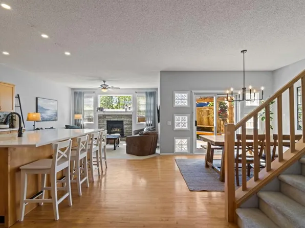 21 N Chapalina Park Cres SE, Calgary, AB T2X 3S1