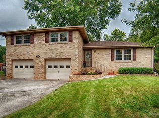 320 Forrest Park Ct NW, Huntsville, AL 35806