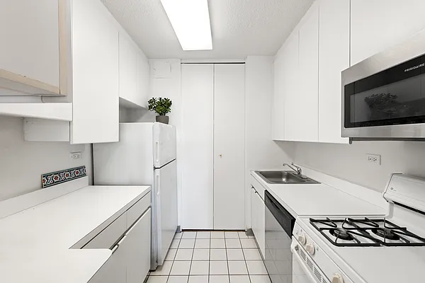 Rented by Corcoran | media 5