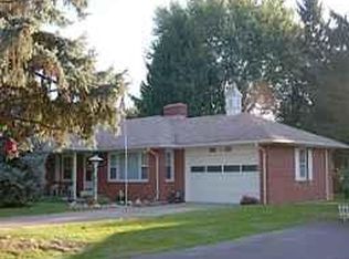 908 W Longfellow Rd, Anderson, IN 46011