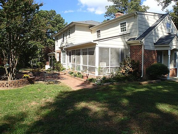 3rd image of 7239 Ivanhoe Dr