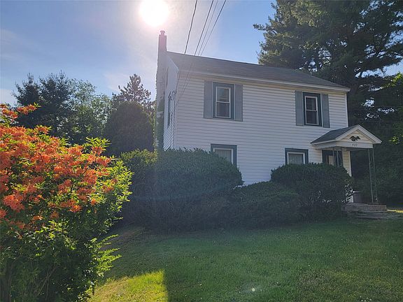 3rd image of 409 N Oak Ave