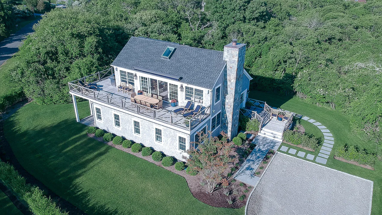 Newly Renovated Montauk Getaway — Photo 1