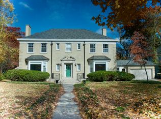 372 Fairbank Rd, Riverside, IL 60546