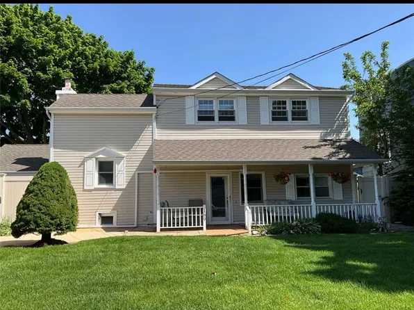 169 N Elm St, Massapequa, NY 11758