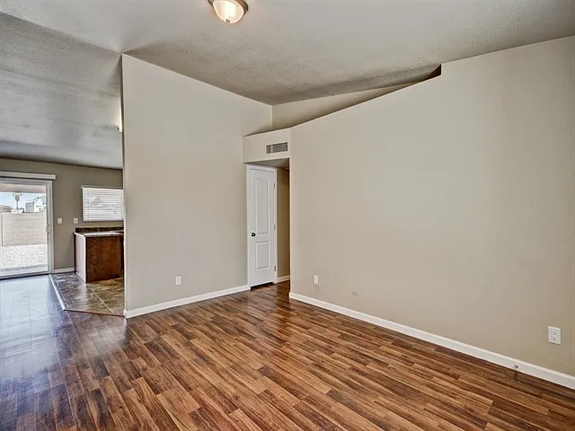 10930 W Montecito Ave — Photo 8