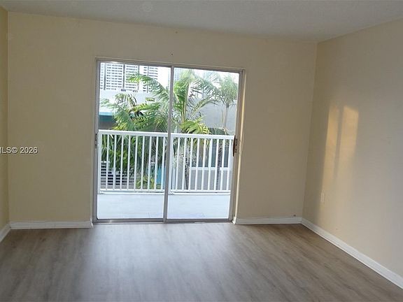 5th image of 3527 NE 168th St APT 407
