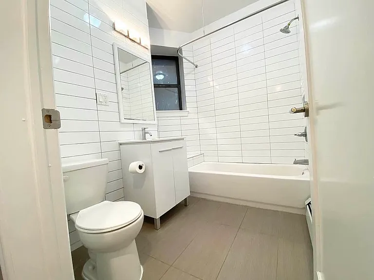 318 W 121st St #1A — Photo 5