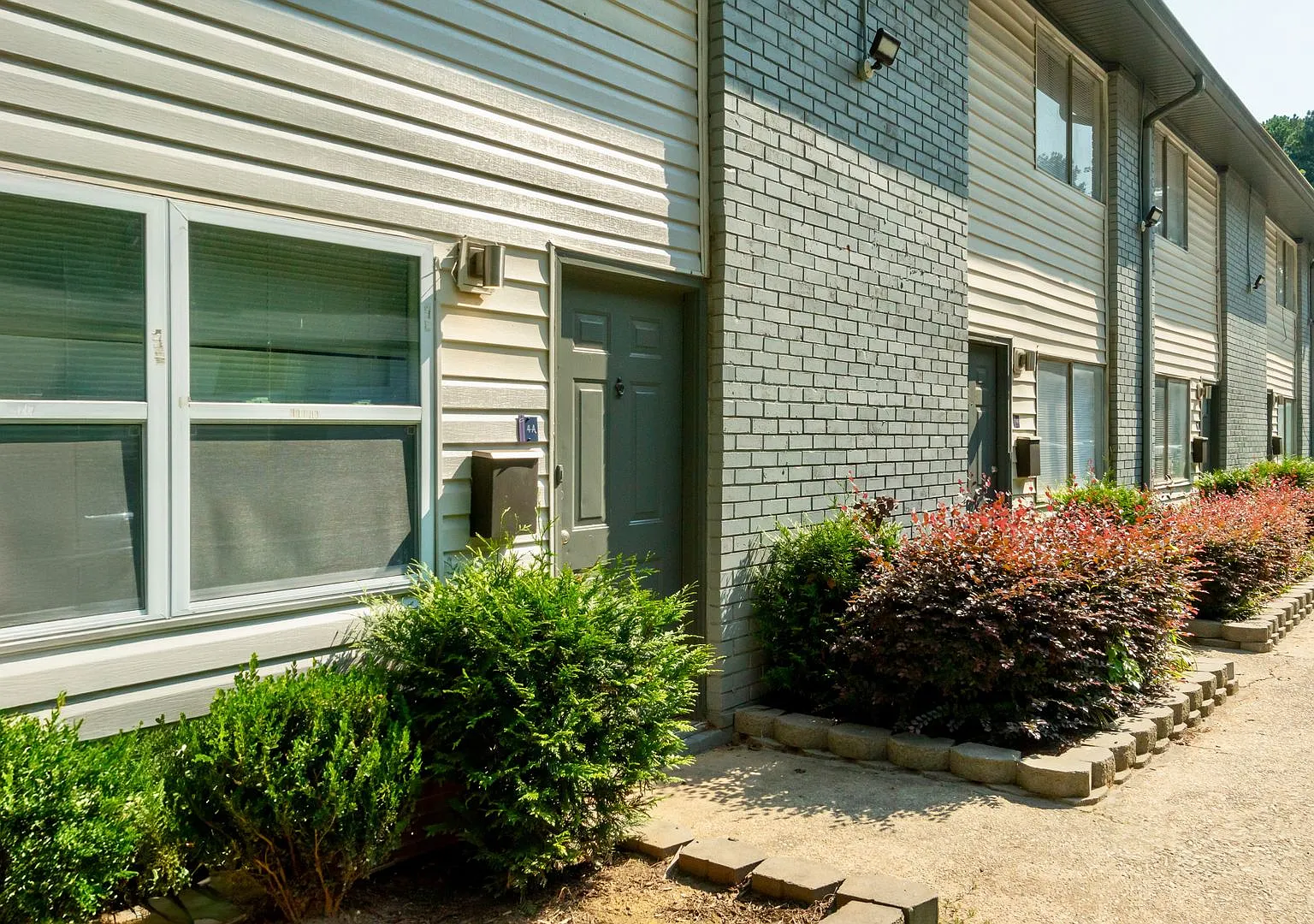 Crystal Townhomes — Photo 3