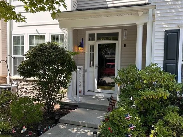 5 Orwich Court #5, Danbury, CT 06810