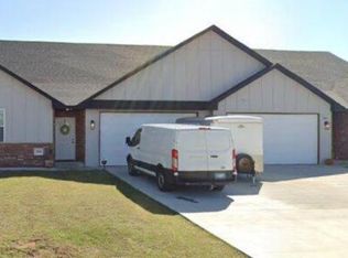 2588 N Main St, Blanchard, OK 73010