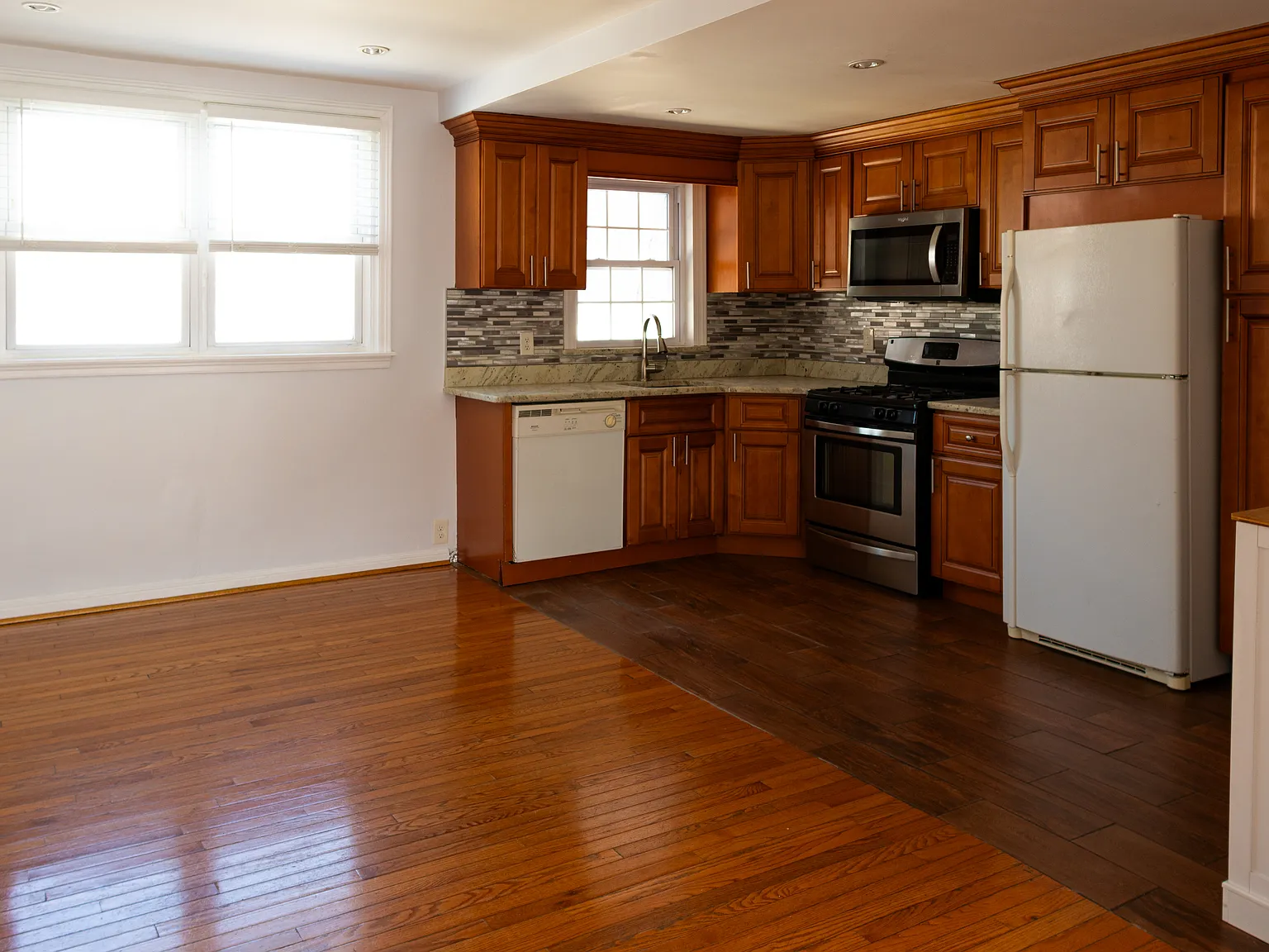 3 bed, 1046 sqft, $1,700 — Photo 4