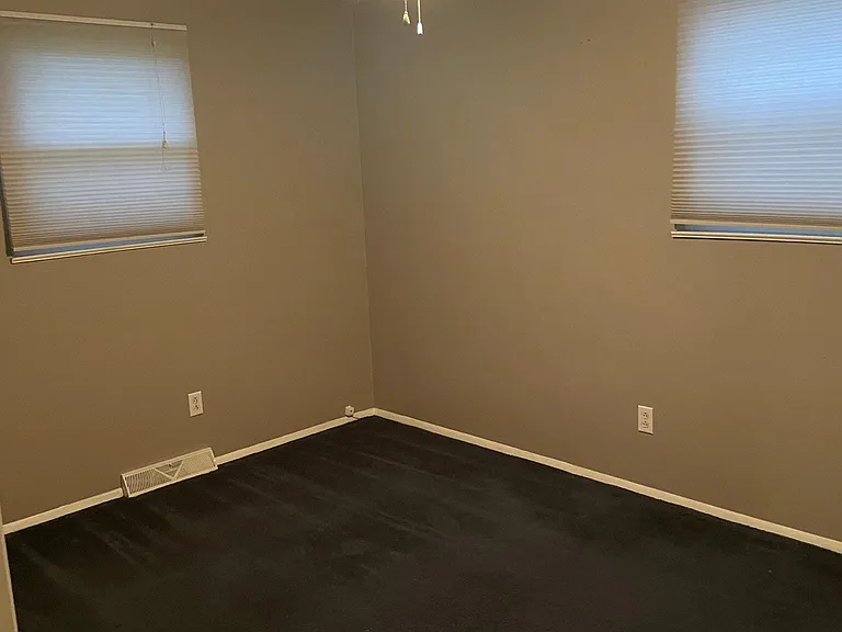 1833 Lemont Dr — Photo 6