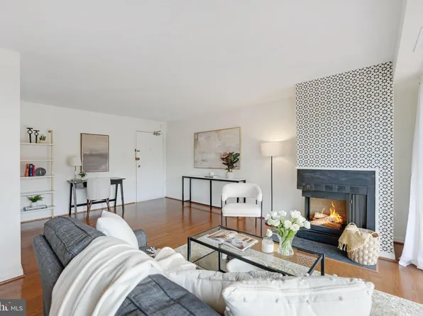 4360 Cherry Hill Rd APT 203, Arlington, VA 22207