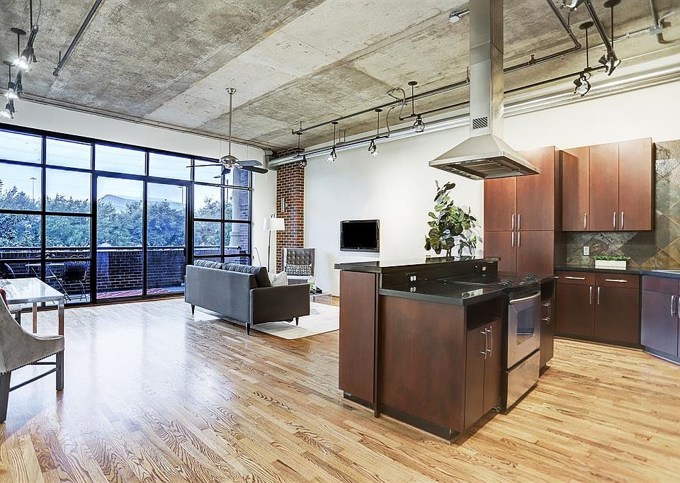 1st image of 505 Bastrop St APT 205