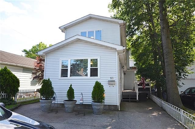 1st image of 15 Oak Ave #15