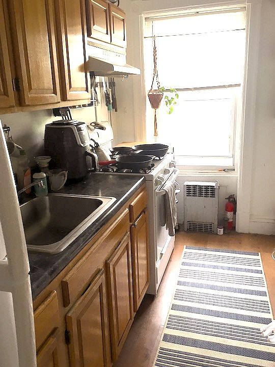 1st image of 46 Saint Johns Pl APT 3
